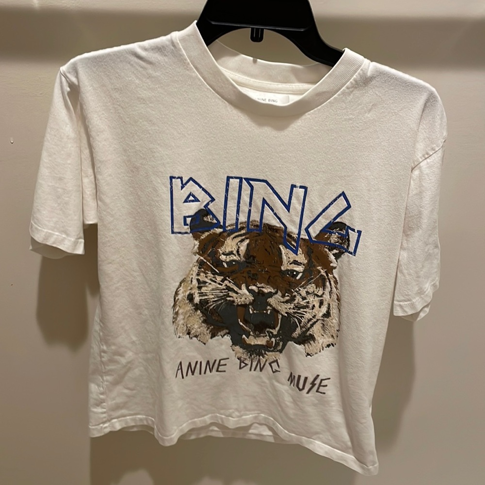 Anine Bing Tiger tshirt size small in good condition. Color is white. Enjoy!